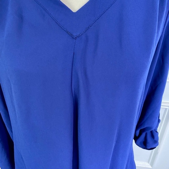 41 Hawthorn V-neck, Roll Tab Sleeve Blouse, Small - Picture 2 of 5